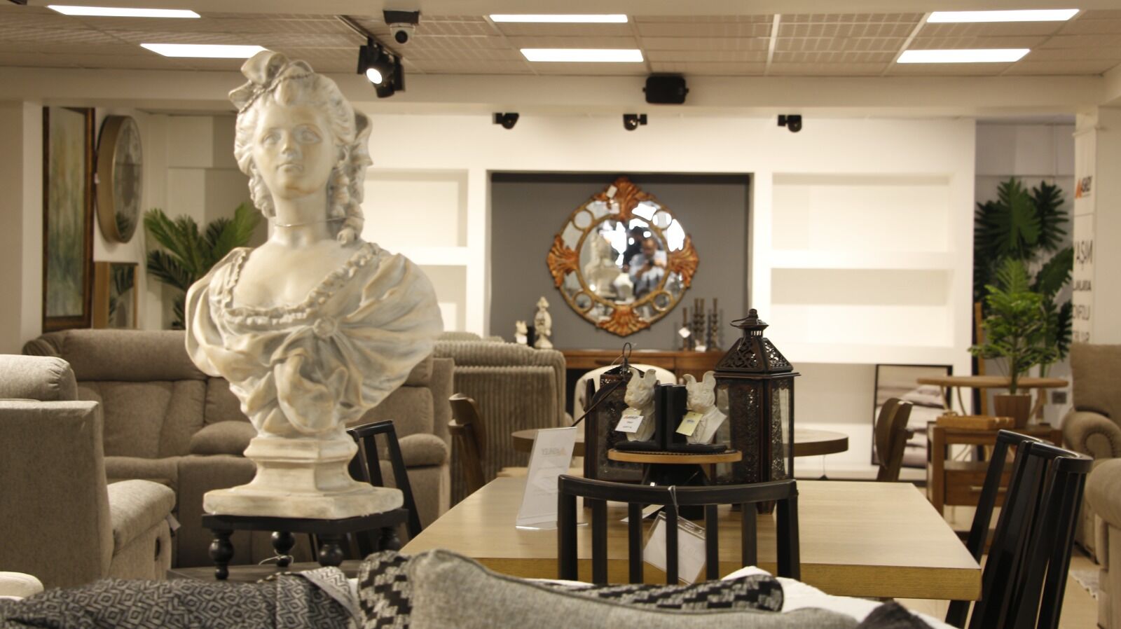 Dünya Devi Van’da Ashley Furniture Homestore Görkemli Bir Törenle Açıldı! (6)