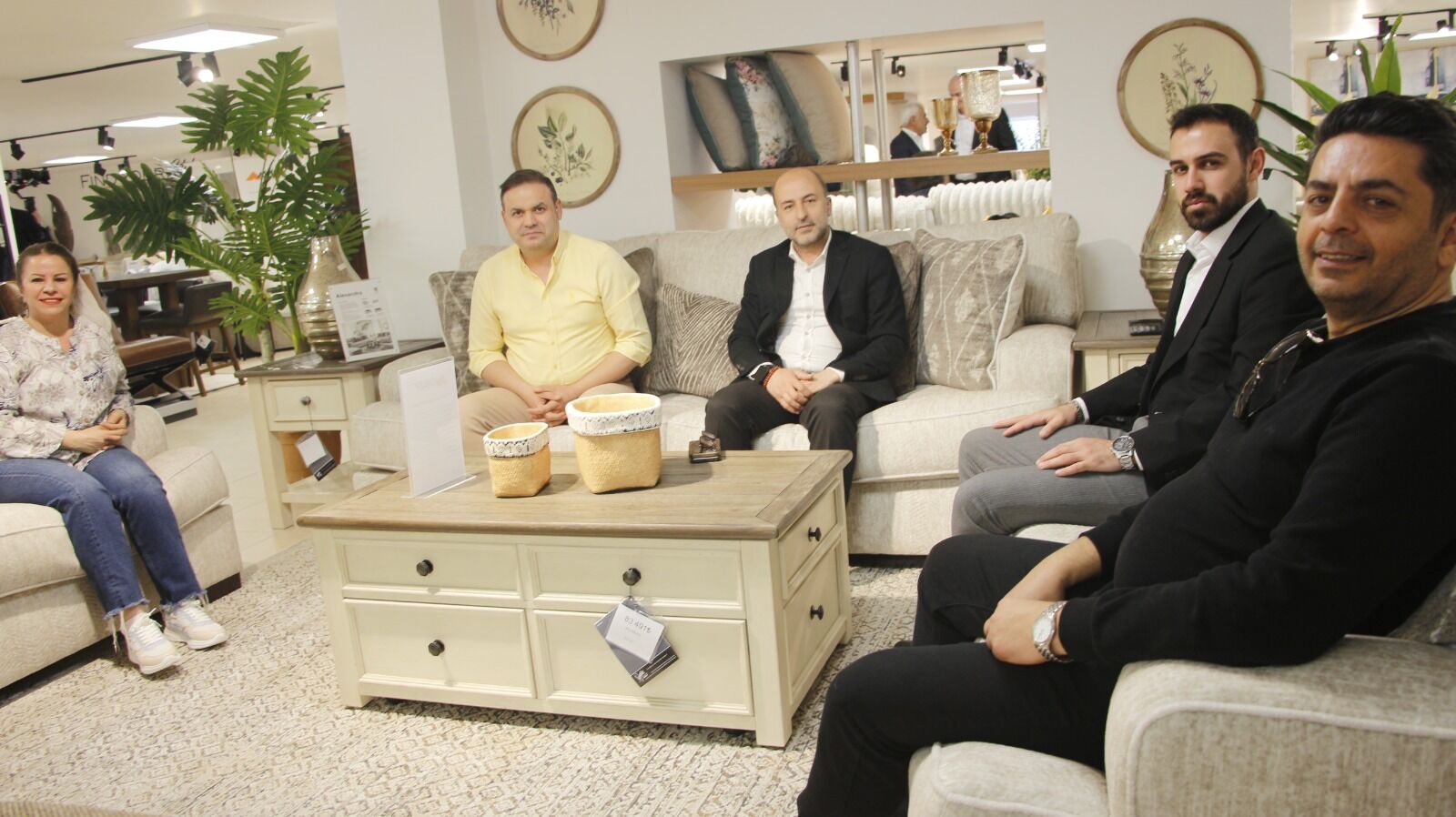 Dünya Devi Van’da Ashley Furniture Homestore Görkemli Bir Törenle Açıldı! (7)