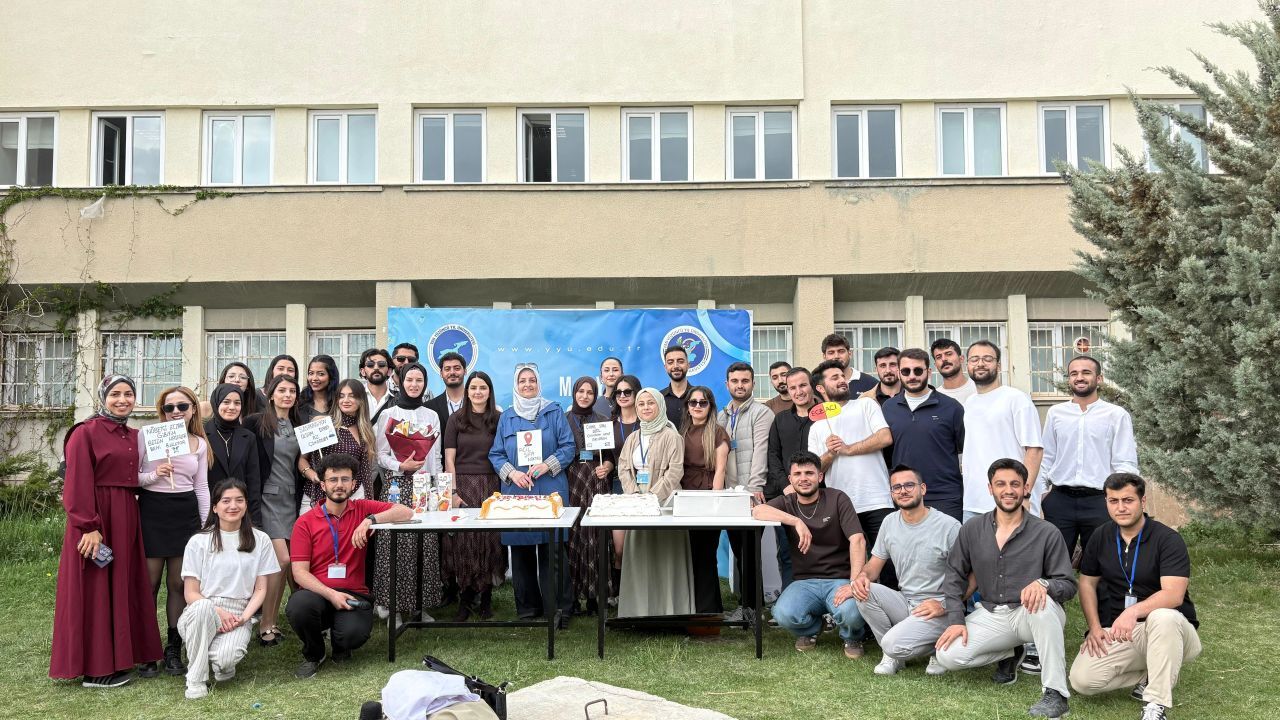 Van Yyü’de Türk Eczacılık Günü Etkinliği Düzenlendi (1)