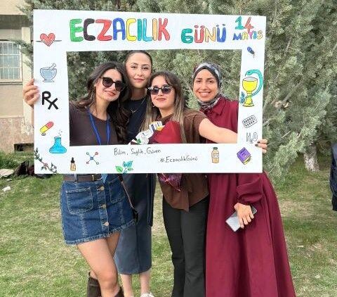 Van Yyü’de Türk Eczacılık Günü Etkinliği Düzenlendi (2)