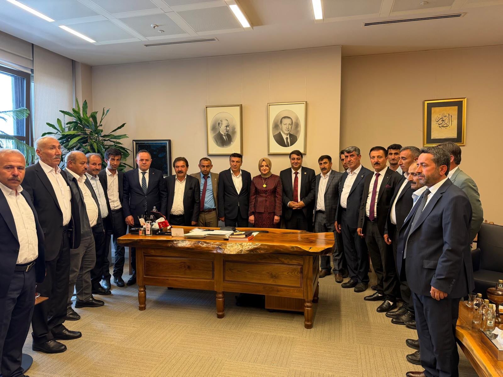 Bahçesaray Heyeti Tünel İçin Ankara'da Bakan Uraloğlu Ile Kritik Görüşme (1)