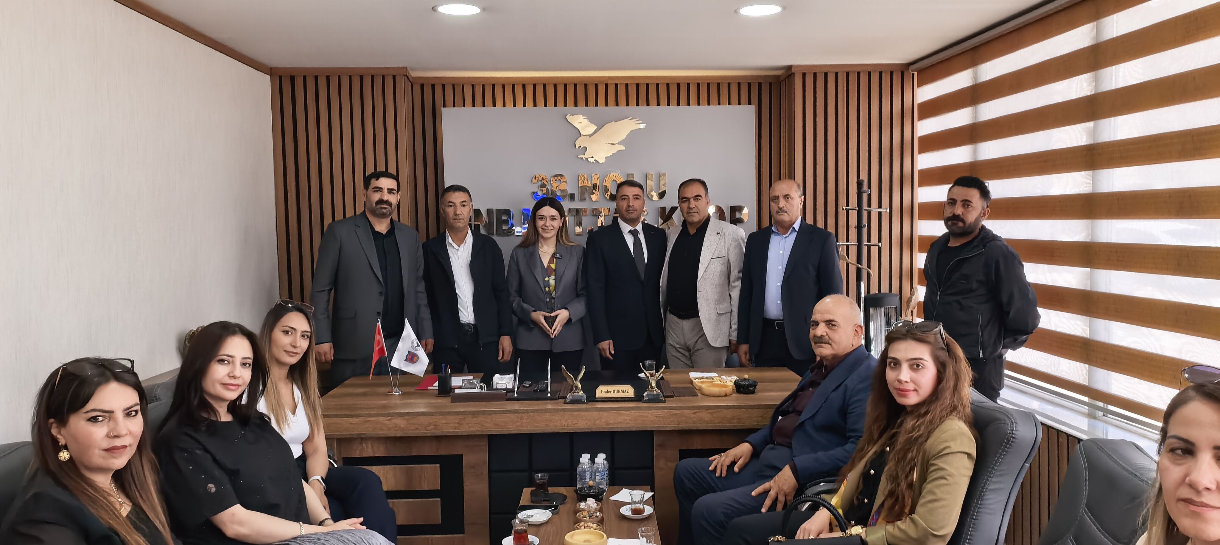 Özalp Esnafıyla Buluşan İrem Bayram “Sınır Ticareti Güçlenirse Van Kazanır” (1)
