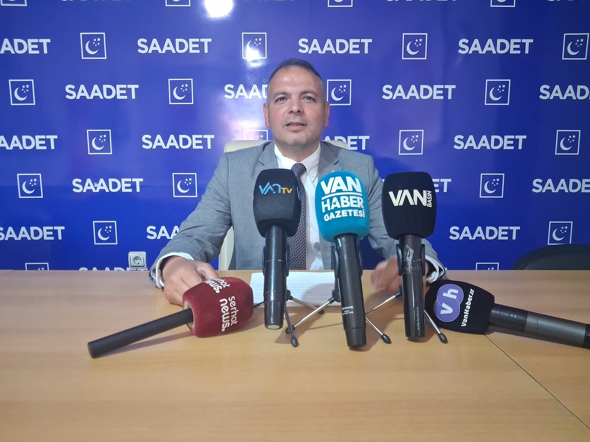 Özay İlhan Van'da Su Fiyatları Vatandaşın Belini Büküyor