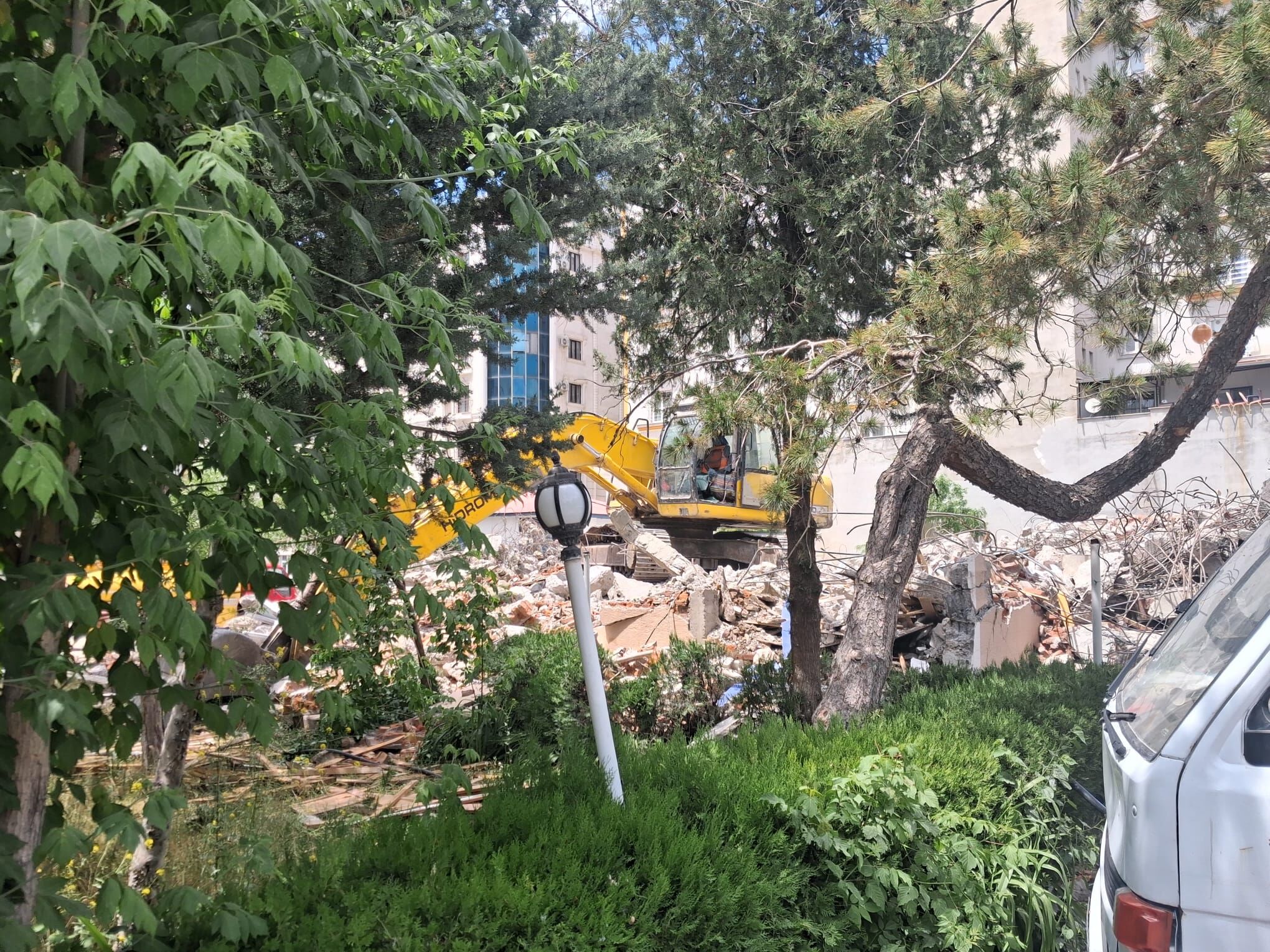 Van'da Halk Eğitim Merkezi Tamamen Yıkıldı Gözler Yeni Projede (2)