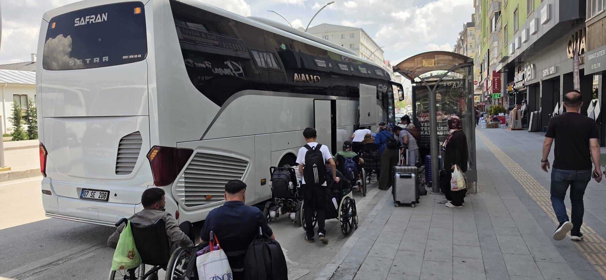Vanlı Engelli Bireyler İçin Büyük Organizasyon 220 Kişi Mersin’de Kampa Girdi! (2)