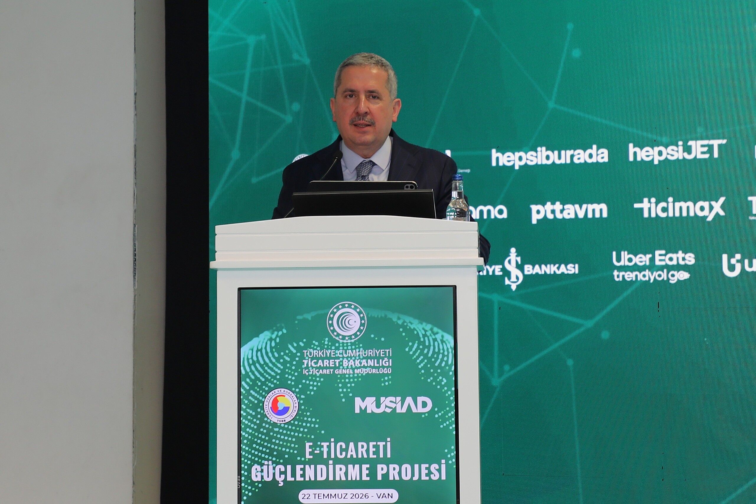 Necdet Takva E Ticaret Artık Bir Tercih Değil, Zorunluluk (1)