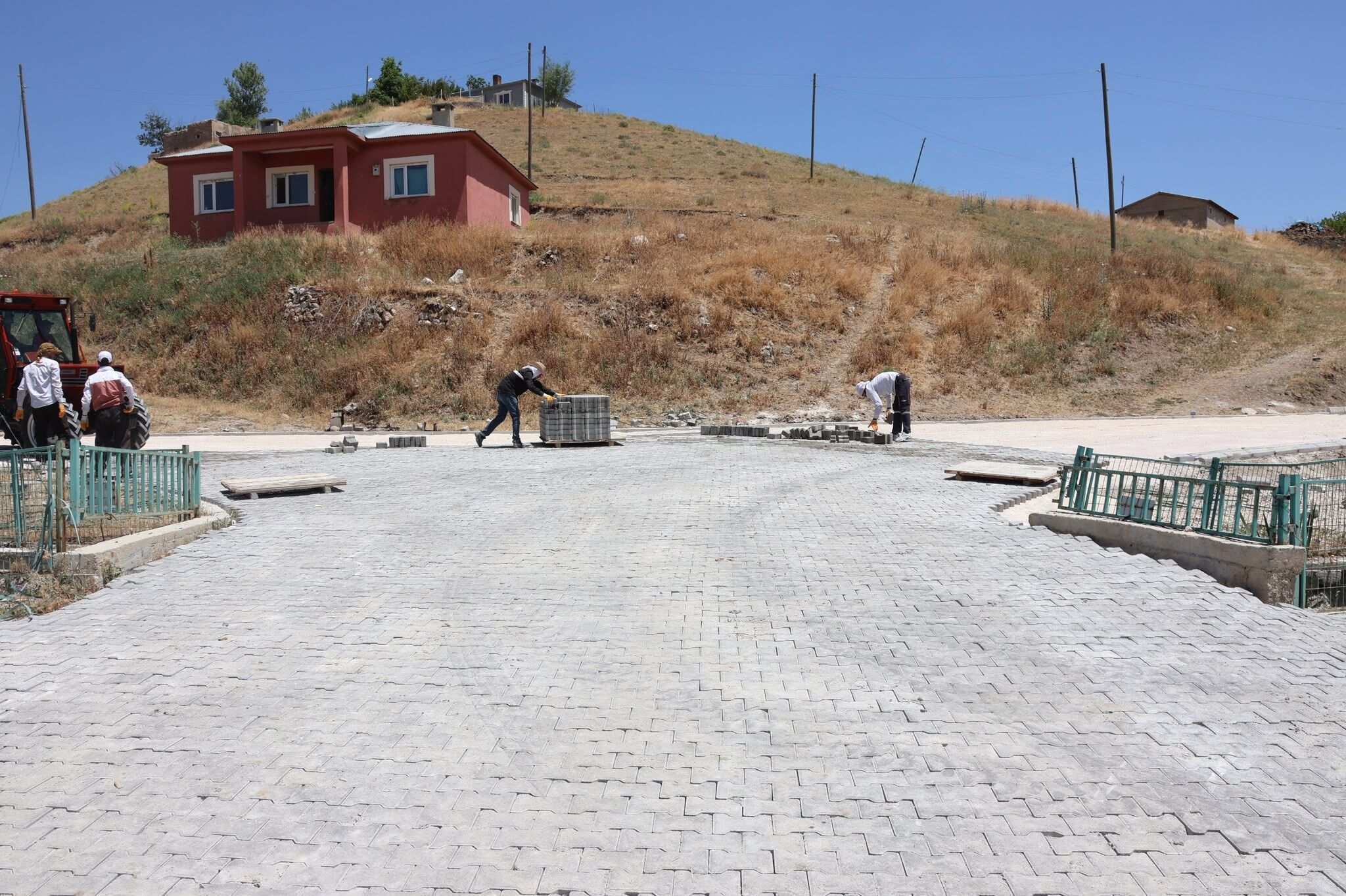 Tuşba Belediyesi Kırsalda Yol Seferberliği Başlattı (1)