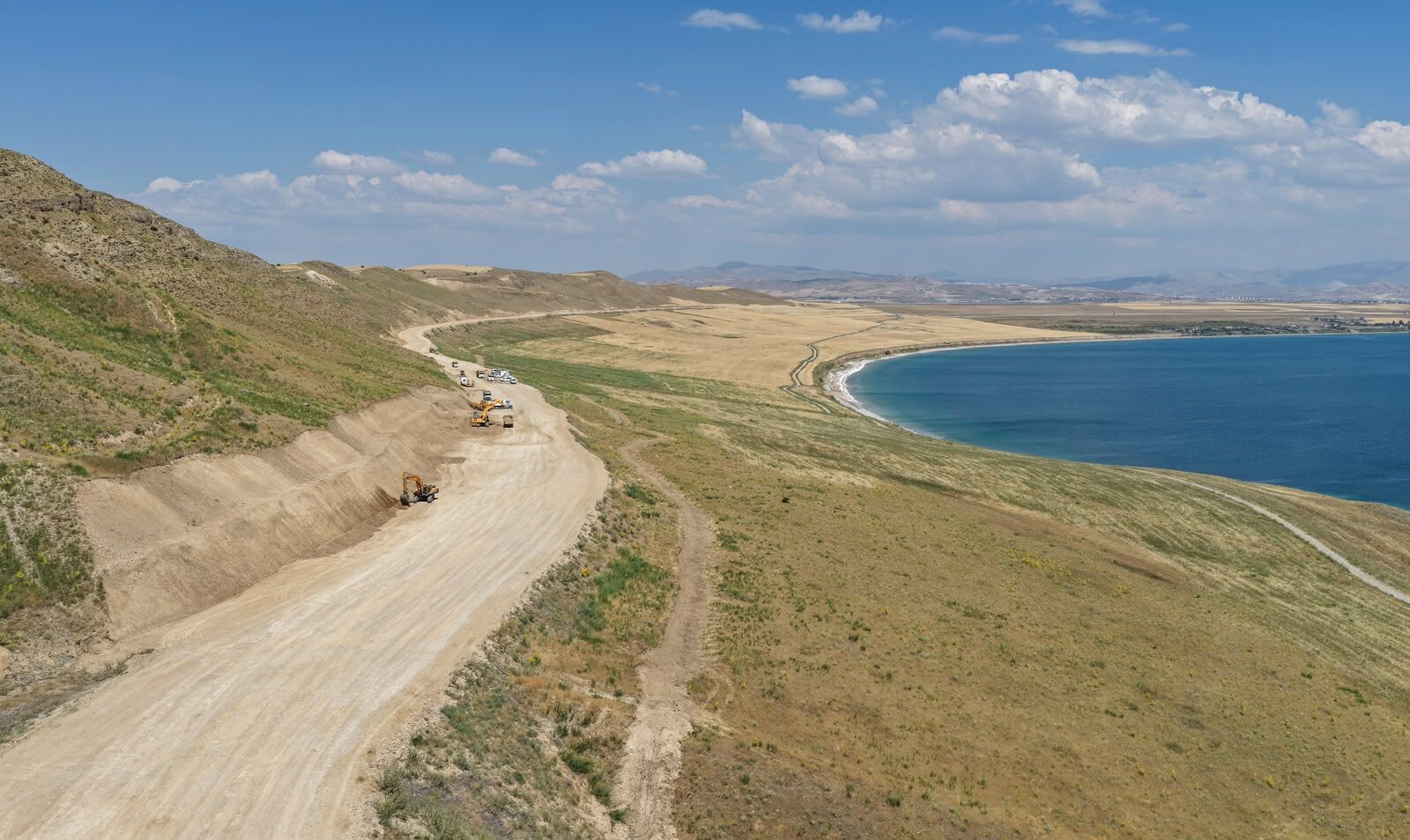 Van Gölü Sahil Yolu Projesi'nin Çitören Mollakasım Etabı. (2)