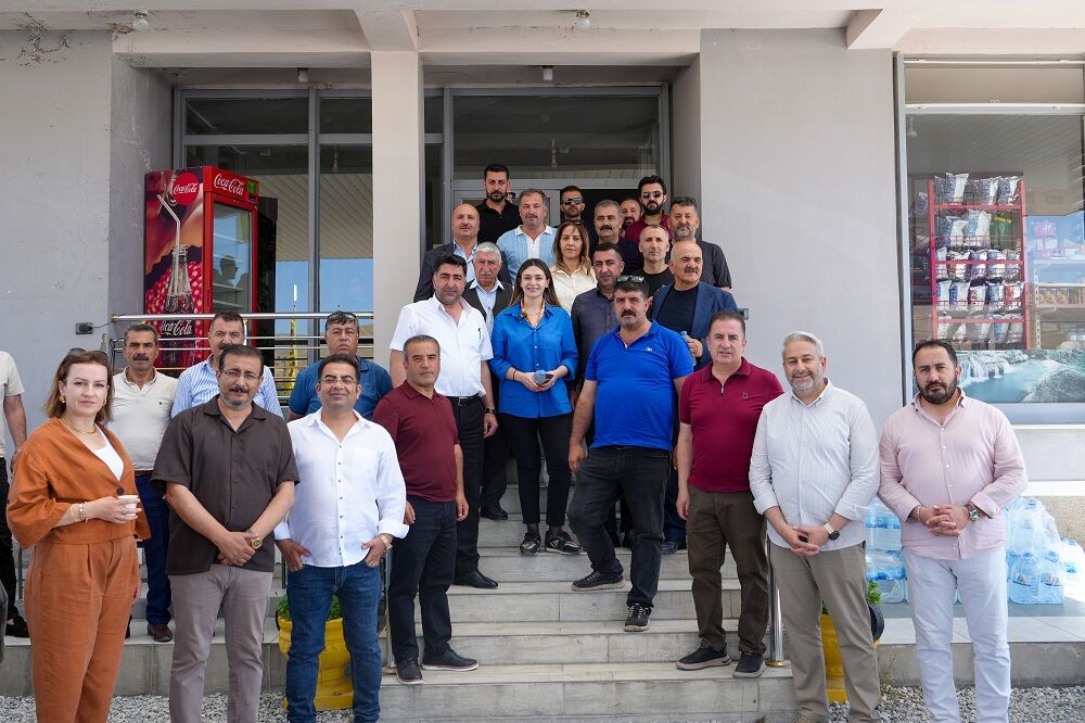 Van Tso Başkan Adayı İrem Bayram Ve Ekibinden Gürpınar'a Ziyaret Gürpınar’ın Devasa Potansiyeli Kent Ekonomisine Kazand (1)