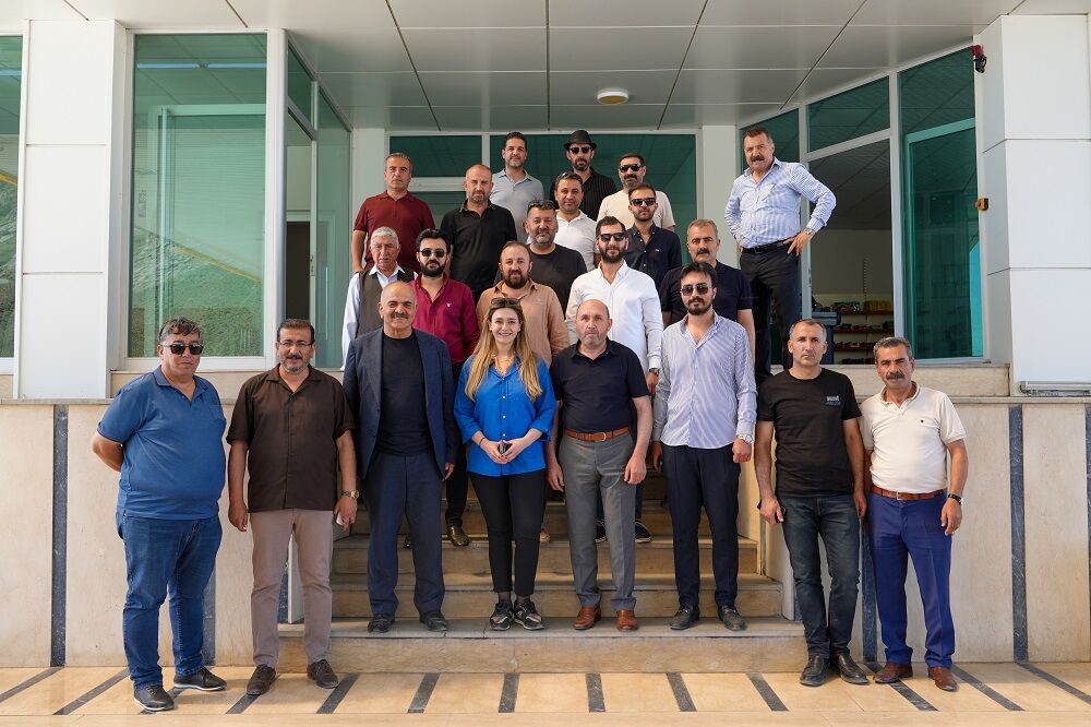 Van Tso Başkan Adayı İrem Bayram Ve Ekibinden Gürpınar'a Ziyaret Gürpınar’ın Devasa Potansiyeli Kent Ekonomisine Kazand (3)