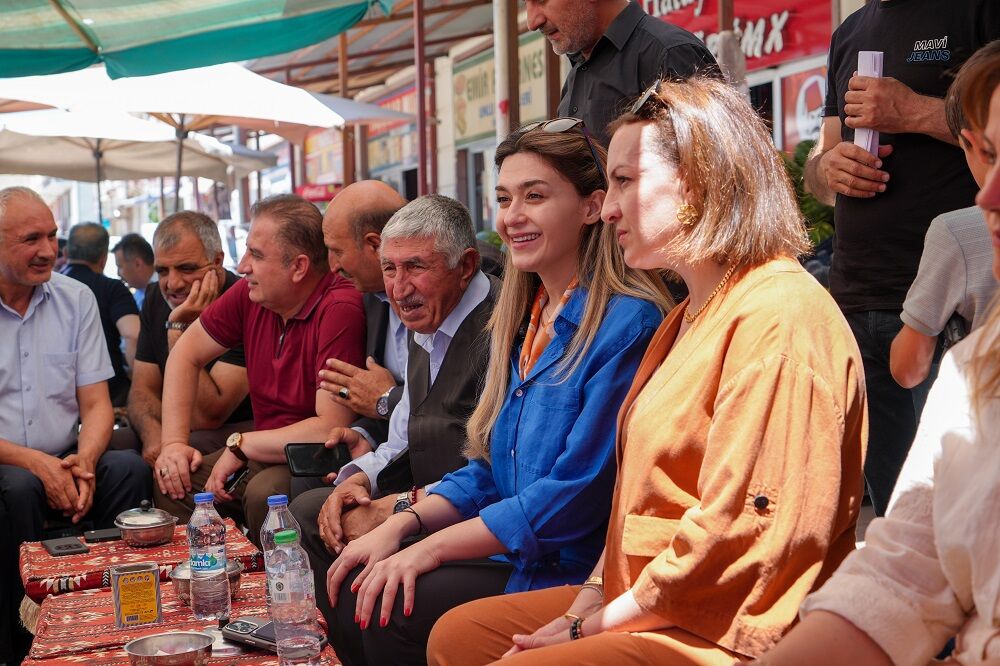 Van Tso Başkan Adayı İrem Bayram Ve Ekibinden Gürpınar'a Ziyaret Gürpınar’ın Devasa Potansiyeli Kent Ekonomisine Kazand (5)