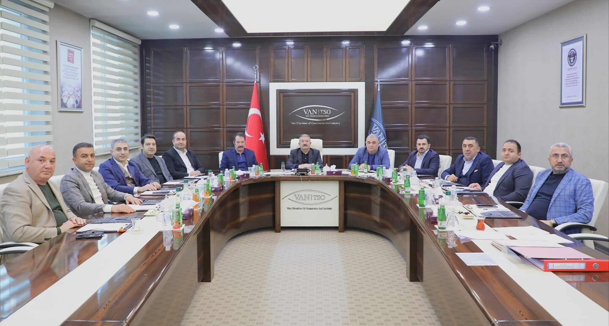 Van Tso'dan Uçak Seferleri Tepkisi Van'ın Yükselen Değerine Gölge Düşüyor (1)