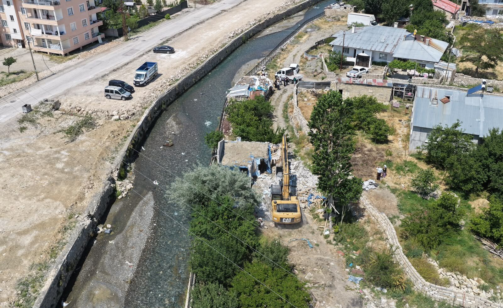 Van’ın Trafiğini Rahatlatacak Cadde Çalışması Başladı (2)